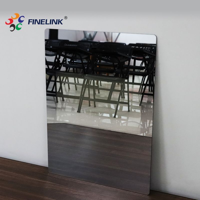 Panneau tactile en verre pour salle de sport